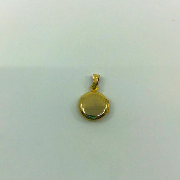 Golden Circle Locket - Picture 2 of 3